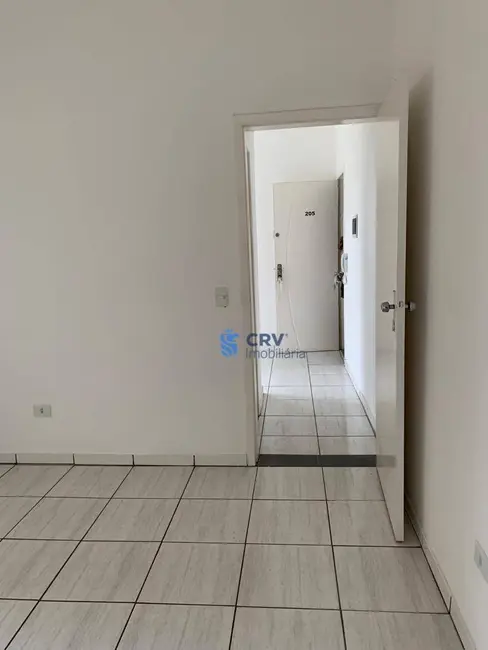 Foto 3 de Kitnet com 1 quarto para alugar, 27m2 em Vila Balarotti, Londrina - PR