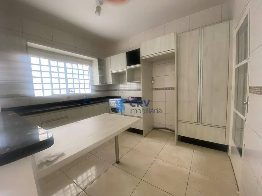 Casa com 3 quartos à venda, 171m2 em Portal de Versalhes 2, Londrina - PR - imagem 4 Foto 4 de Casa com 3 quartos à venda, 171m2 em Portal de Versalhes 2, Londrina - PR