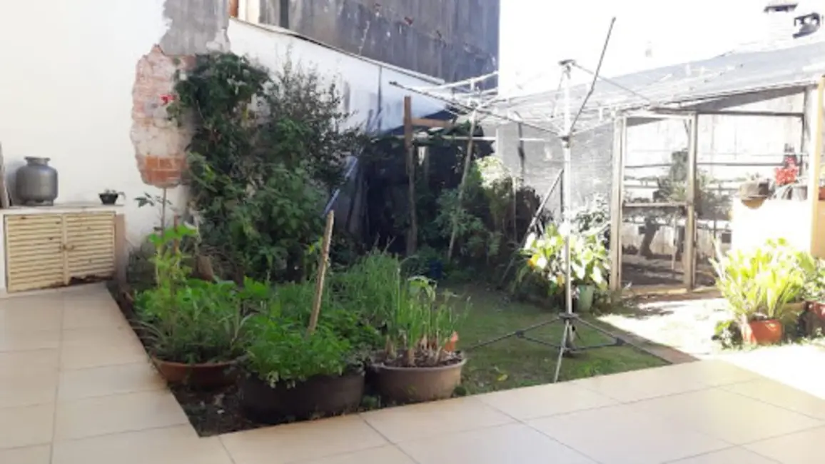 Sobrado com 4 quartos à venda, 370m2 em Messiânico, Londrina - PR - imagem 8 Foto 8 de Sobrado com 4 quartos à venda, 370m2 em Messiânico, Londrina - PR