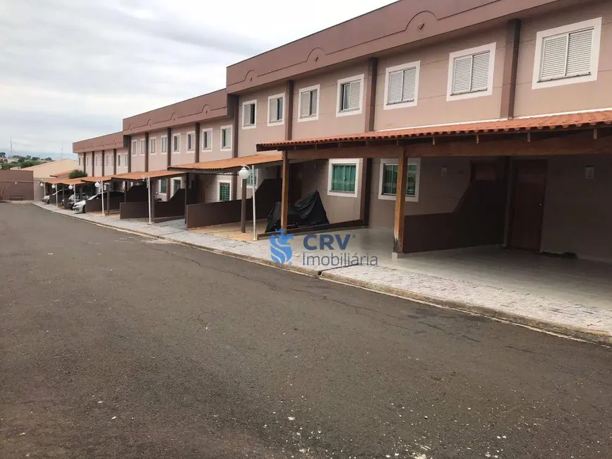 Sobrado com 3 quartos à venda, 150m2 em Conjunto Habitacional Santiago II, Londrina - PR - imagem 3 Foto 3 de Sobrado com 3 quartos à venda, 150m2 em Conjunto Habitacional Santiago II, Londrina - PR