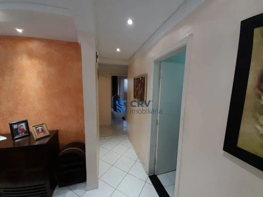 Apartamento com 3 quartos à venda, 135m2 em Centro, Londrina - PR - imagem 9 Foto 9 de Apartamento com 3 quartos à venda, 135m2 em Centro, Londrina - PR