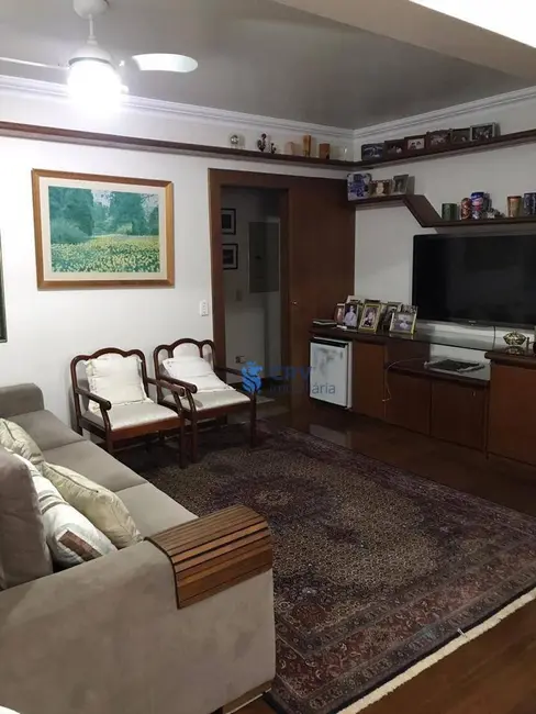 Apartamento com 3 quartos à venda, 227m2 em Centro, Londrina - PR - imagem 7 Foto 7 de Apartamento com 3 quartos à venda, 227m2 em Centro, Londrina - PR
