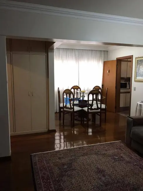 Apartamento com 3 quartos à venda, 227m2 em Centro, Londrina - PR - imagem 6 Foto 6 de Apartamento com 3 quartos à venda, 227m2 em Centro, Londrina - PR