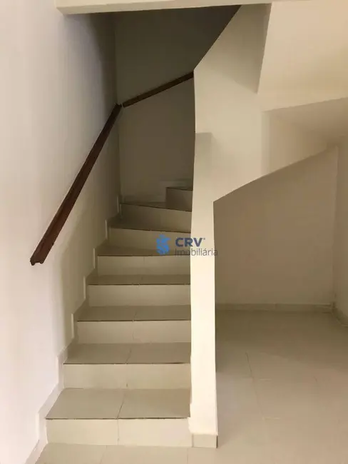 Sobrado com 3 quartos à venda, 113m2 em Conjunto Habitacional Santiago II, Londrina - PR - imagem 8 Foto 8 de Sobrado com 3 quartos à venda, 113m2 em Conjunto Habitacional Santiago II, Londrina - PR