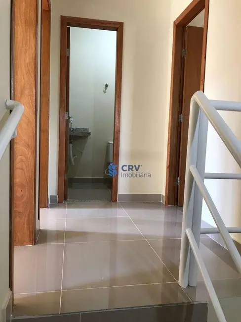 Sobrado com 3 quartos à venda, 113m2 em Conjunto Habitacional Santiago II, Londrina - PR - imagem 6 Foto 6 de Sobrado com 3 quartos à venda, 113m2 em Conjunto Habitacional Santiago II, Londrina - PR