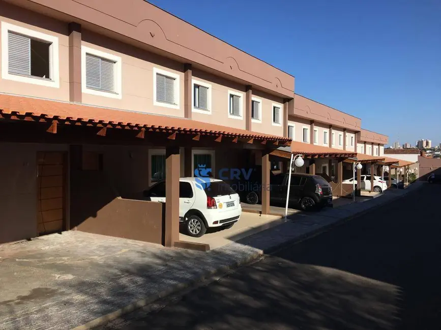 Foto 5 de Sobrado com 3 quartos à venda, 113m2 em Conjunto Habitacional Santiago II, Londrina - PR