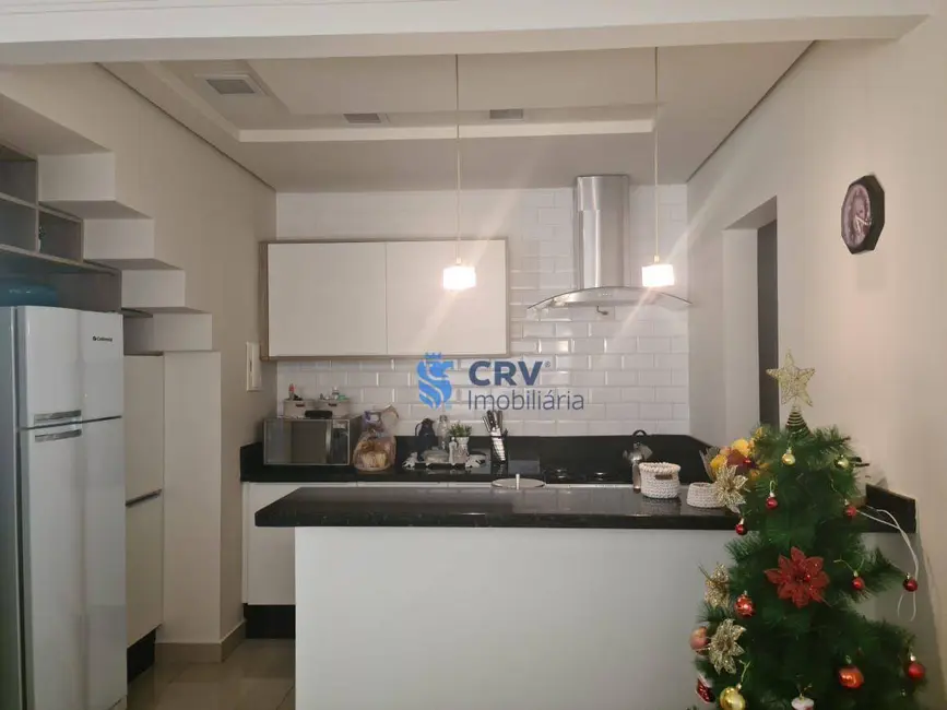 Foto 3 de Sobrado com 3 quartos à venda, 185m2 em Jardim Jóquei Club, Londrina - PR