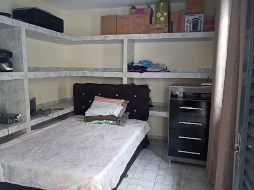 Casa com 3 quartos à venda, 300m2 em Jardim Tarumã, Londrina - PR - imagem 6 Foto 6 de Casa com 3 quartos à venda, 300m2 em Jardim Tarumã, Londrina - PR