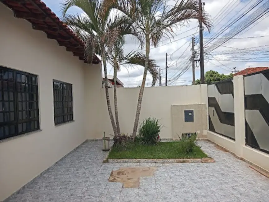 Foto 1 de Casa com 3 quartos à venda, 300m2 em Jardim Tarumã, Londrina - PR