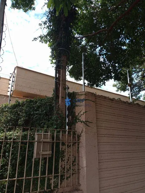 Casa com 3 quartos à venda, 304m2 em Centro, Londrina - PR - imagem 5 Foto 5 de Casa com 3 quartos à venda, 304m2 em Centro, Londrina - PR