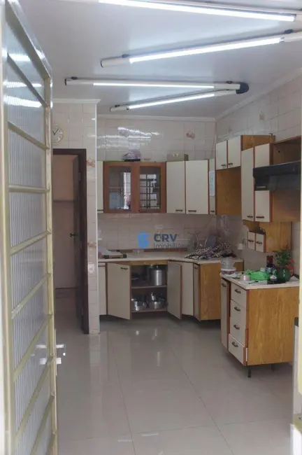 Sobrado com 4 quartos à venda, 177m2 em Centro, Londrina - PR - imagem 6 Foto 6 de Sobrado com 4 quartos à venda, 177m2 em Centro, Londrina - PR