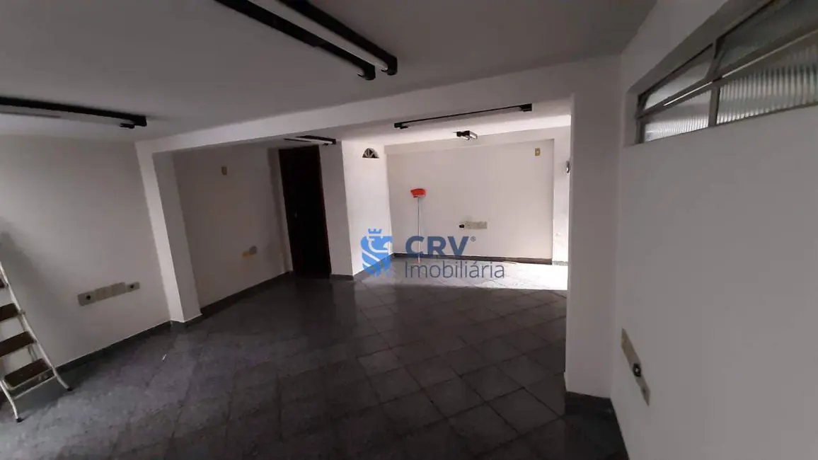 Casa com 3 quartos à venda, 250m2 em Leonor, Londrina - PR - imagem 8 Foto 8 de Casa com 3 quartos à venda, 250m2 em Leonor, Londrina - PR