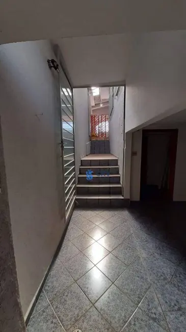Casa com 3 quartos à venda, 250m2 em Leonor, Londrina - PR - imagem 6 Foto 6 de Casa com 3 quartos à venda, 250m2 em Leonor, Londrina - PR