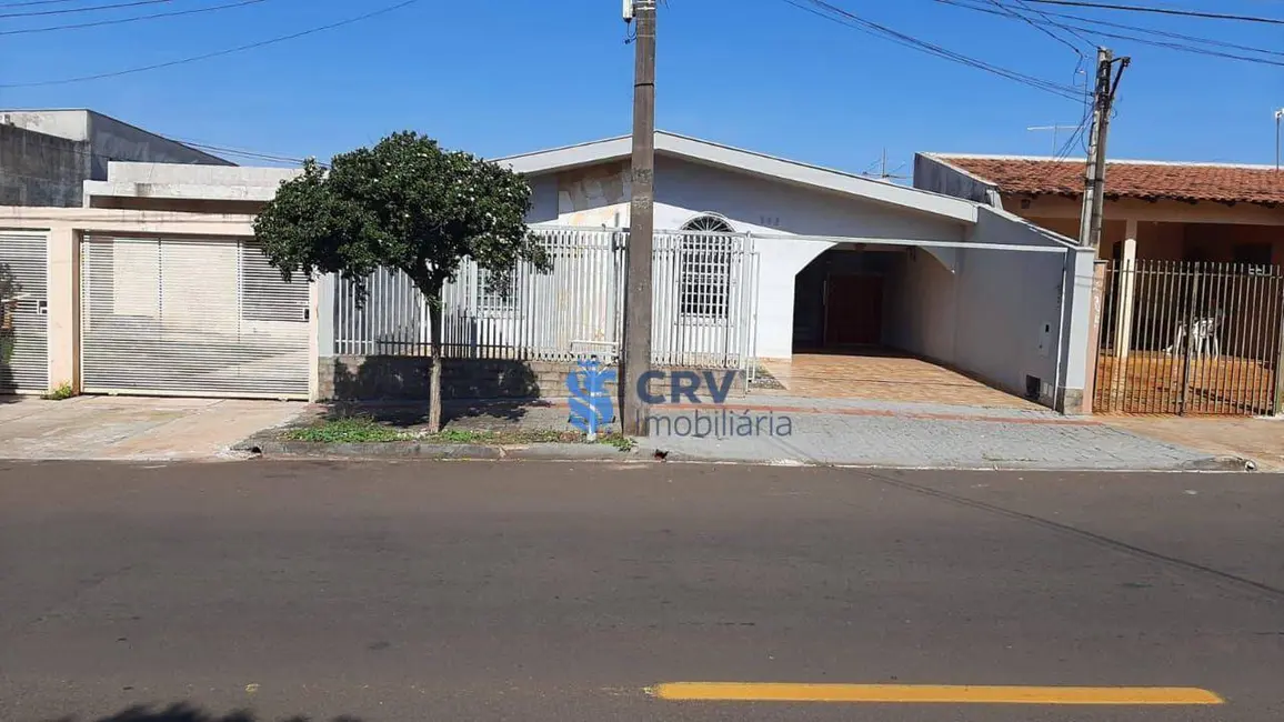 Casa com 3 quartos à venda, 250m2 em Leonor, Londrina - PR - imagem 1 Foto 1 de Casa com 3 quartos à venda, 250m2 em Leonor, Londrina - PR