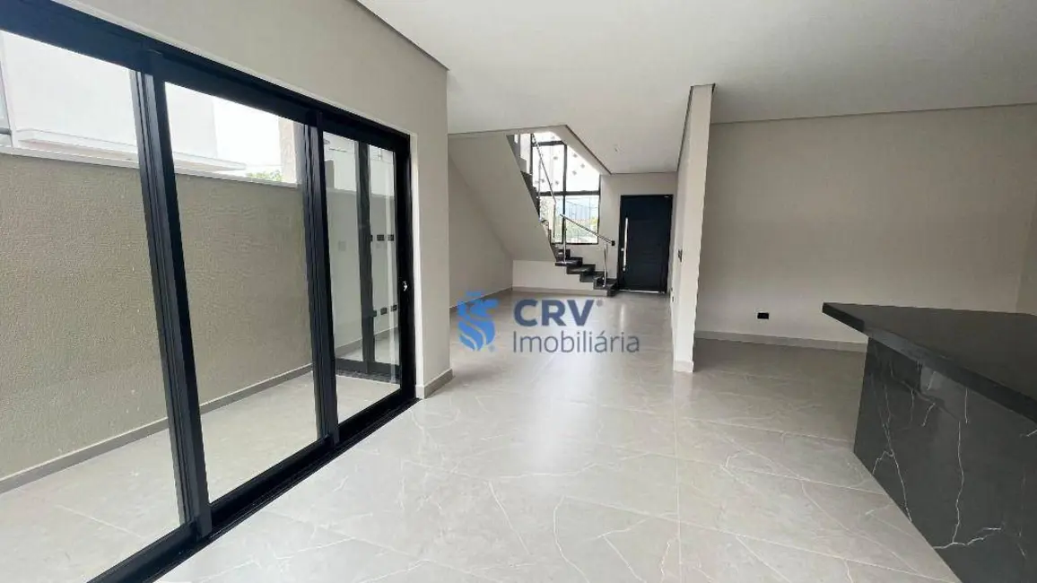 Sobrado com 3 quartos à venda, 256m2 em Jardim Morumbi, Londrina - PR - imagem 4 Foto 4 de Sobrado com 3 quartos à venda, 256m2 em Jardim Morumbi, Londrina - PR
