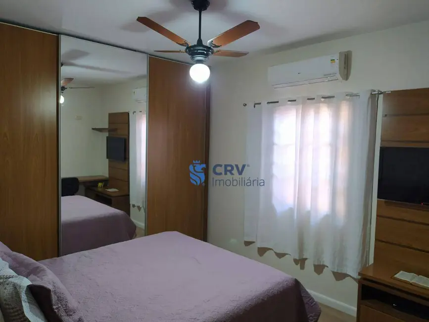 Casa com 3 quartos à venda, 300m2 em Santa Mônica, Londrina - PR - imagem 6 Foto 6 de Casa com 3 quartos à venda, 300m2 em Santa Mônica, Londrina - PR