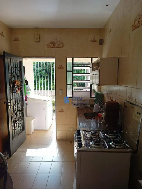 Casa com 2 quartos à venda, 300m2 em Jardim Higienópolis, Londrina - PR - imagem 6 Foto 6 de Casa com 2 quartos à venda, 300m2 em Jardim Higienópolis, Londrina - PR