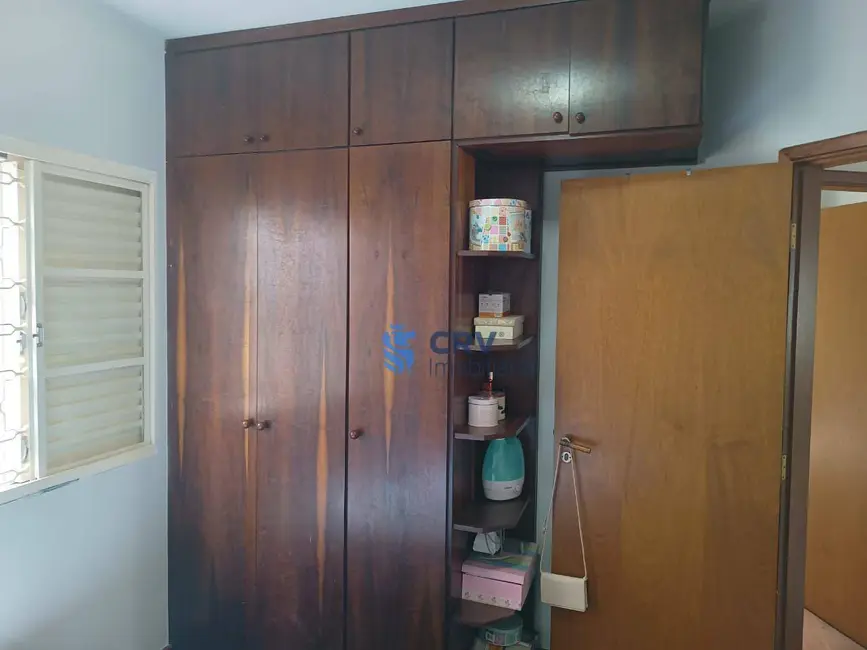 Casa com 2 quartos à venda, 300m2 em Jardim Higienópolis, Londrina - PR - imagem 8 Foto 8 de Casa com 2 quartos à venda, 300m2 em Jardim Higienópolis, Londrina - PR