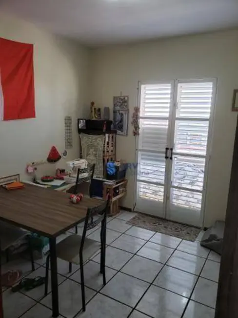 Sobrado com 3 quartos à venda, 108m2 em Brasília, Londrina - PR - imagem 7 Foto 7 de Sobrado com 3 quartos à venda, 108m2 em Brasília, Londrina - PR