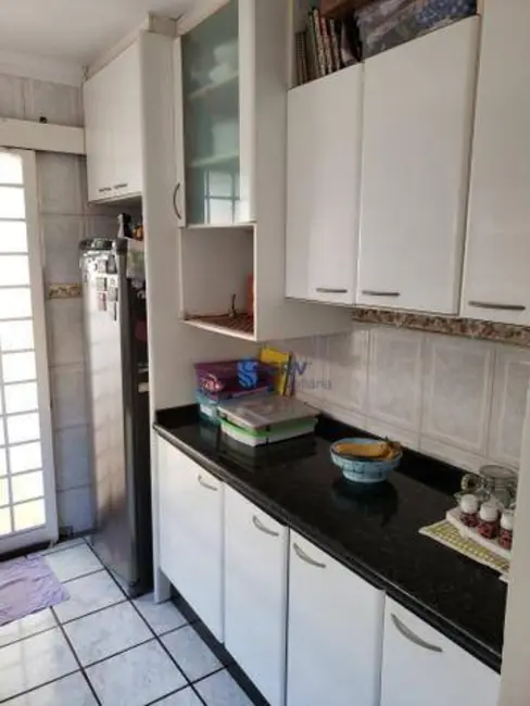 Sobrado com 3 quartos à venda, 108m2 em Brasília, Londrina - PR - imagem 5 Foto 5 de Sobrado com 3 quartos à venda, 108m2 em Brasília, Londrina - PR