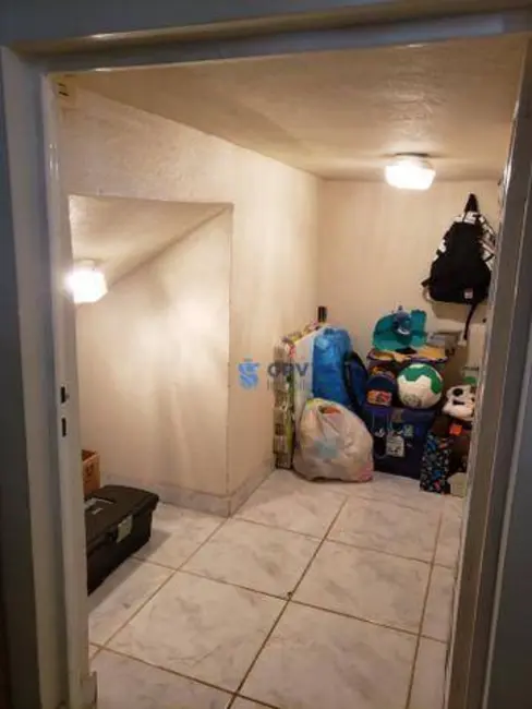 Sobrado com 3 quartos à venda, 108m2 em Brasília, Londrina - PR - imagem 9 Foto 9 de Sobrado com 3 quartos à venda, 108m2 em Brasília, Londrina - PR