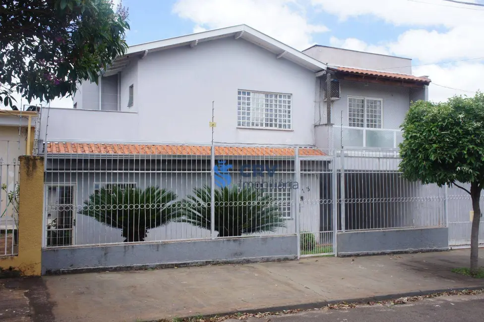 Foto 1 de Sobrado com 4 quartos à venda e para alugar, 400m2 em Novo Aeroporto, Londrina - PR