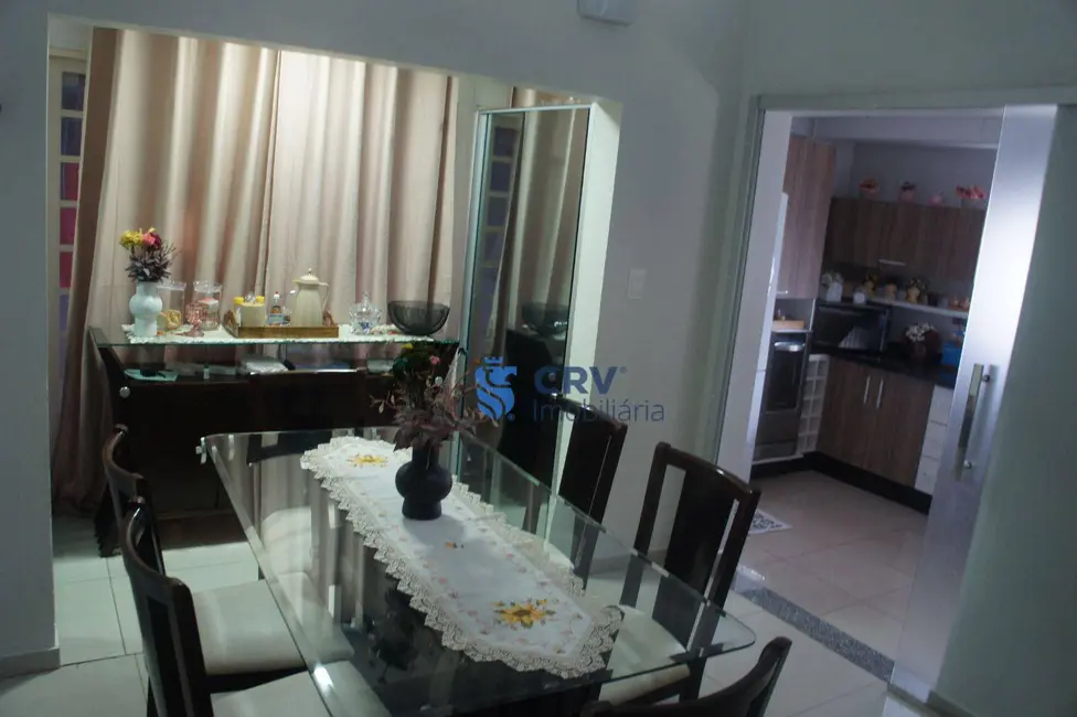 Foto 9 de Sobrado com 4 quartos à venda e para alugar, 400m2 em Novo Aeroporto, Londrina - PR