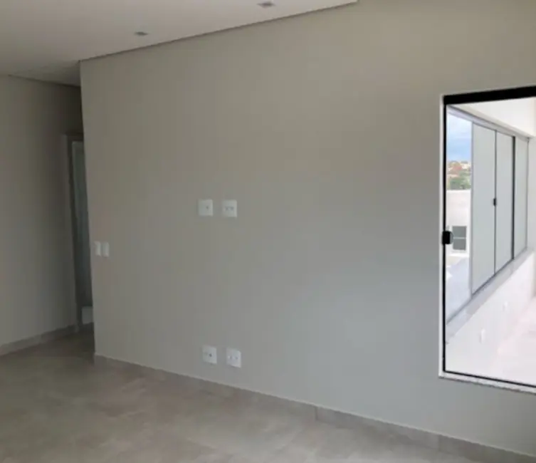 Sobrado com 3 quartos à venda, 250m2 em Gleba Simon Frazer, Londrina - PR - imagem 7 Foto 7 de Sobrado com 3 quartos à venda, 250m2 em Gleba Simon Frazer, Londrina - PR