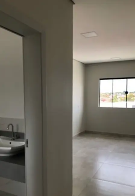 Sobrado com 3 quartos à venda, 250m2 em Gleba Simon Frazer, Londrina - PR - imagem 4 Foto 4 de Sobrado com 3 quartos à venda, 250m2 em Gleba Simon Frazer, Londrina - PR