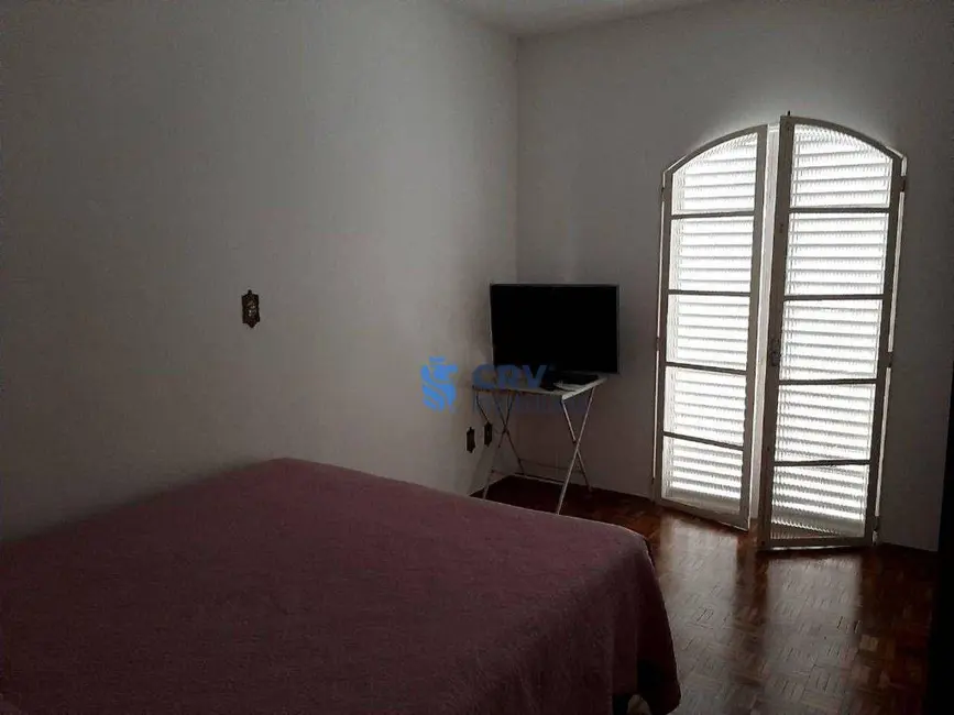 Sobrado com 3 quartos à venda, 200m2 em Jardim Tókio, Londrina - PR - imagem 8 Foto 8 de Sobrado com 3 quartos à venda, 200m2 em Jardim Tókio, Londrina - PR