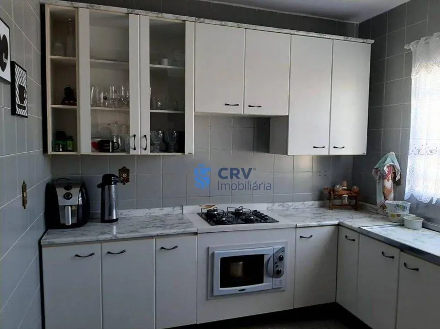 Sobrado com 3 quartos à venda, 200m2 em Jardim Tókio, Londrina - PR - imagem 3 Foto 3 de Sobrado com 3 quartos à venda, 200m2 em Jardim Tókio, Londrina - PR