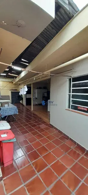 Casa com 5 quartos à venda, 300m2 em Londrina - PR - imagem 6 Foto 6 de Casa com 5 quartos à venda, 300m2 em Londrina - PR