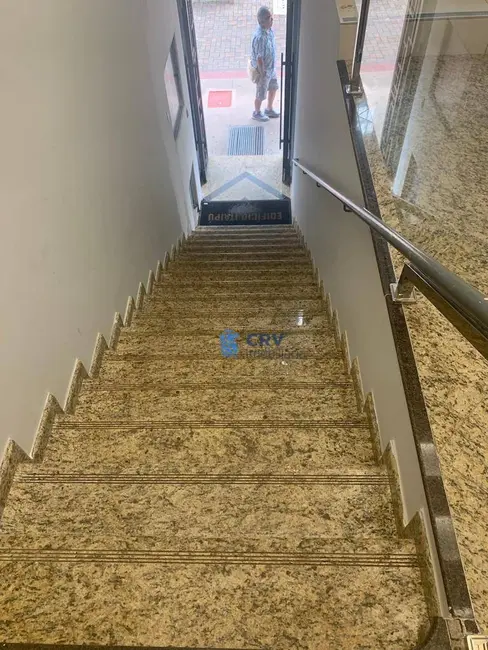 Sala Comercial à venda e para alugar, 84m2 em Centro, Londrina - PR - imagem 4 Foto 4 de Sala Comercial à venda e para alugar, 84m2 em Centro, Londrina - PR
