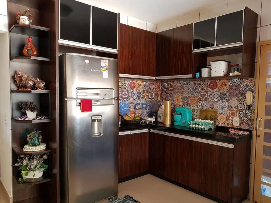 Foto 3 de Casa com 3 quartos à venda, 250m2 em Jardim Tókio, Londrina - PR