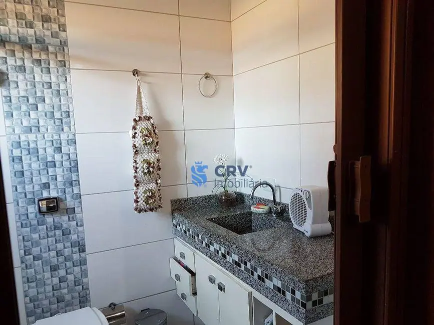Foto 6 de Casa com 3 quartos à venda, 250m2 em Jardim Tókio, Londrina - PR