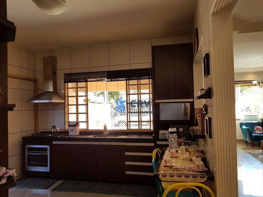 Foto 4 de Casa com 3 quartos à venda, 250m2 em Jardim Tókio, Londrina - PR