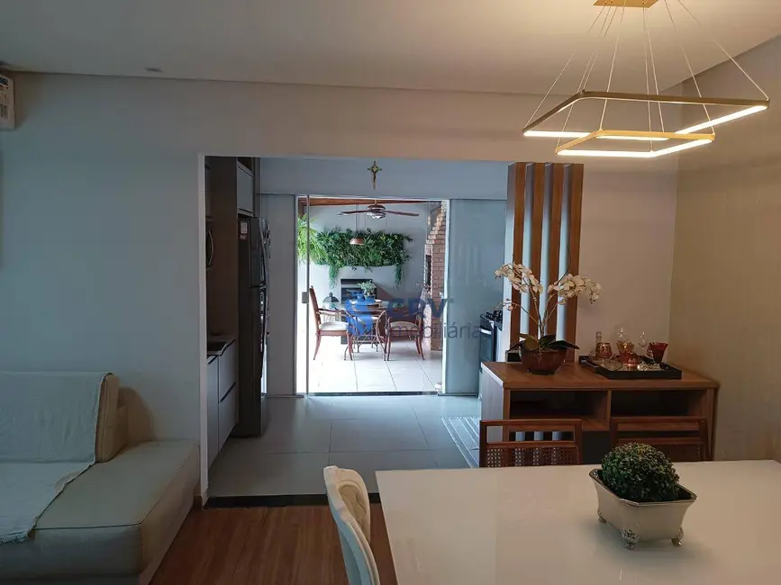 Foto 8 de Casa com 3 quartos à venda, 214m2 em Esperança, Londrina - PR