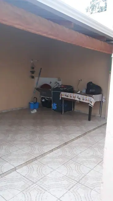 Casa com 3 quartos à venda, 210m2 em Residencial Café Cereja, Londrina - PR - imagem 3 Foto 3 de Casa com 3 quartos à venda, 210m2 em Residencial Café Cereja, Londrina - PR