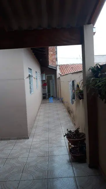Casa com 3 quartos à venda, 210m2 em Residencial Café Cereja, Londrina - PR - imagem 5 Foto 5 de Casa com 3 quartos à venda, 210m2 em Residencial Café Cereja, Londrina - PR