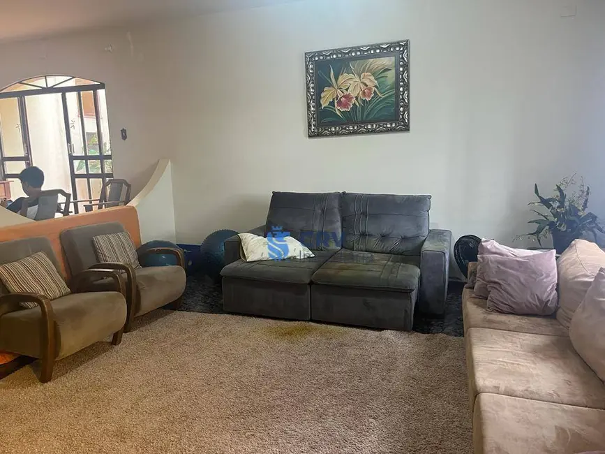 Foto 2 de Casa com 4 quartos à venda, 610m2 em Quebec, Londrina - PR