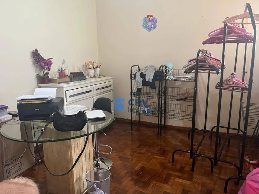 Casa com 4 quartos à venda, 610m2 em Quebec, Londrina - PR - imagem 8 Foto 8 de Casa com 4 quartos à venda, 610m2 em Quebec, Londrina - PR