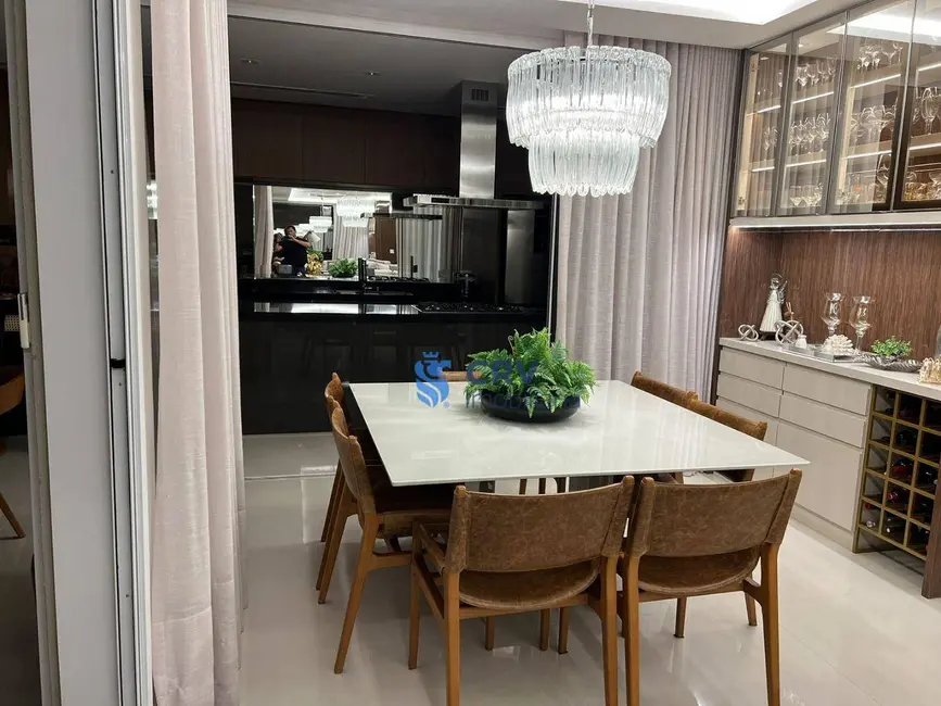 Apartamento com 3 quartos à venda, 391m2 em Santa Rosa, Londrina - PR - imagem 4 Foto 4 de Apartamento com 3 quartos à venda, 391m2 em Santa Rosa, Londrina - PR