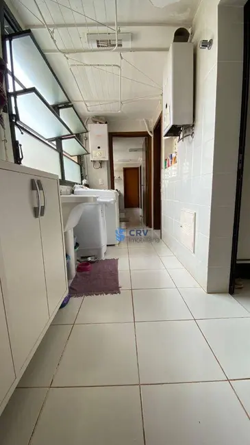 Apartamento com 4 quartos à venda, 223m2 em Centro, Londrina - PR - imagem 6 Foto 6 de Apartamento com 4 quartos à venda, 223m2 em Centro, Londrina - PR
