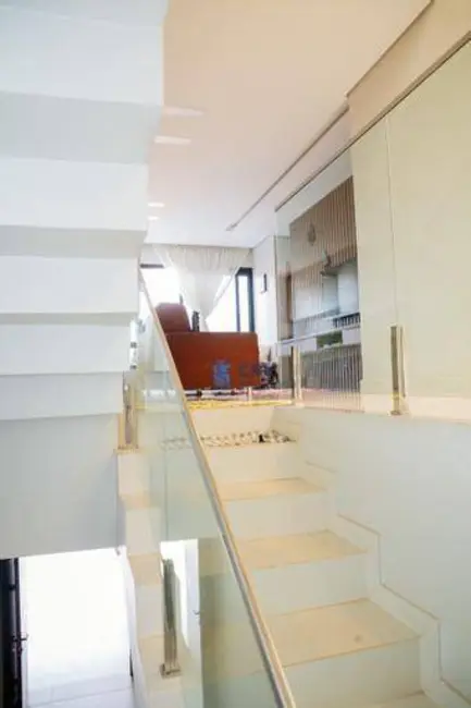 Casa com 5 quartos à venda, 390m2 em Lago Parque, Londrina - PR - imagem 5 Foto 5 de Casa com 5 quartos à venda, 390m2 em Lago Parque, Londrina - PR