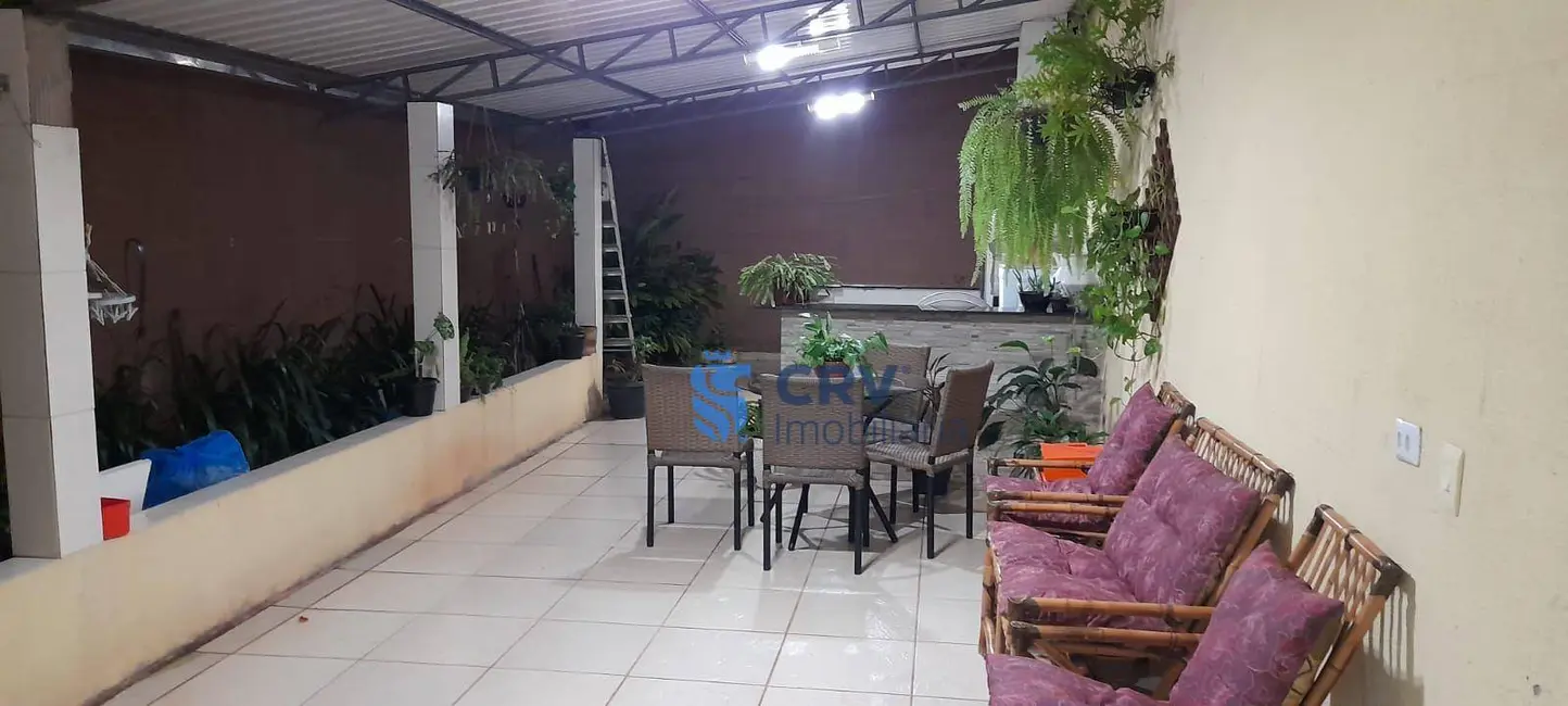 Foto 8 de Sobrado com 3 quartos à venda, 150m2 em Colúmbia, Londrina - PR