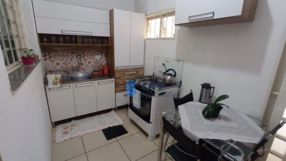Foto 9 de Sobrado com 3 quartos à venda, 150m2 em Colúmbia, Londrina - PR