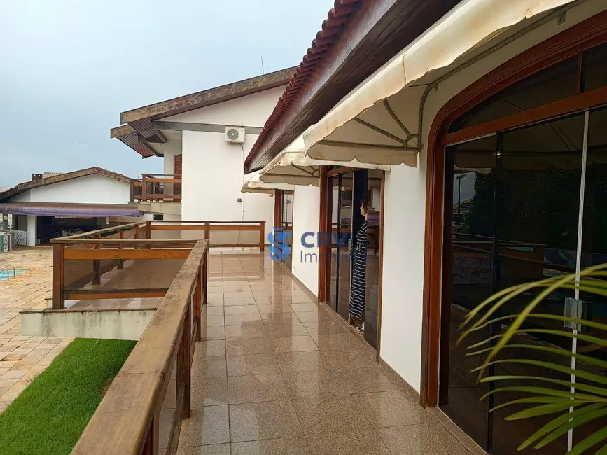 Casa com 7 quartos à venda, 2255m2 em Quebec, Londrina - PR - imagem 4 Foto 4 de Casa com 7 quartos à venda, 2255m2 em Quebec, Londrina - PR