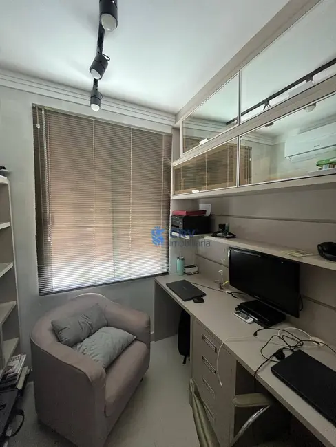 Foto 6 de Casa de Condomínio com 3 quartos para alugar, 250m2 em Parque Jamaica, Londrina - PR