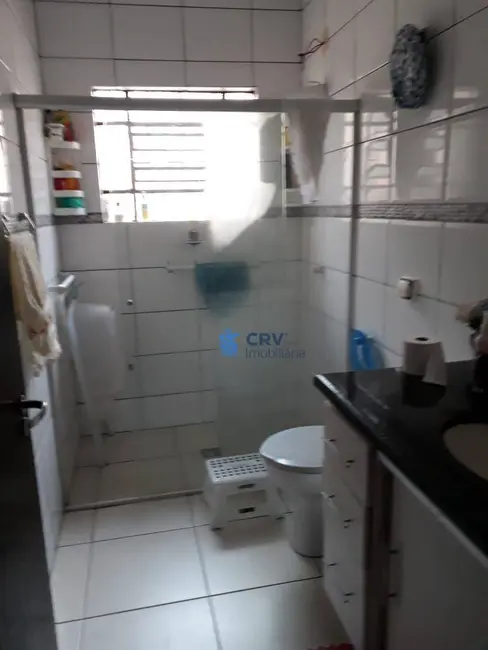 Casa com 3 quartos à venda, 250m2 em Vila Goes, Londrina - PR - imagem 6 Foto 6 de Casa com 3 quartos à venda, 250m2 em Vila Goes, Londrina - PR
