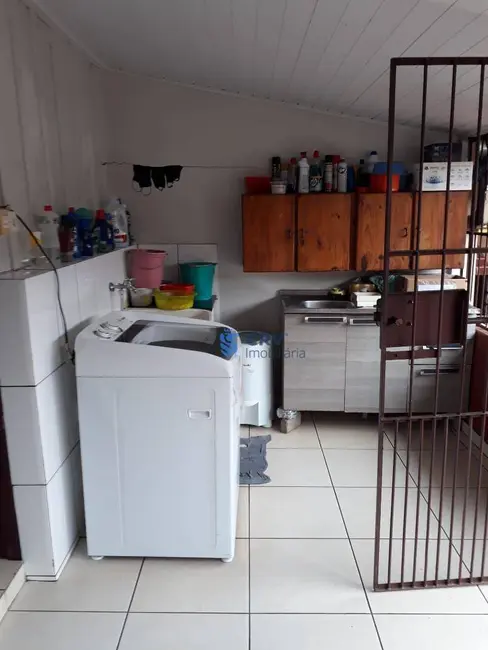 Casa com 3 quartos à venda, 250m2 em Vila Goes, Londrina - PR - imagem 7 Foto 7 de Casa com 3 quartos à venda, 250m2 em Vila Goes, Londrina - PR